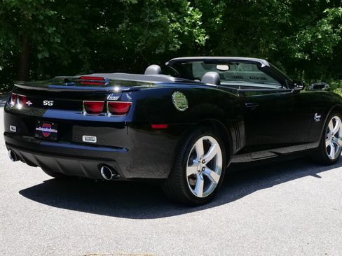 Used 2011 Chevrolet Camaro SS w/ RS Package RWD image 21