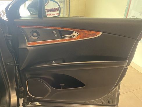 Used 2019 Lincoln Nautilus Reserve image 26