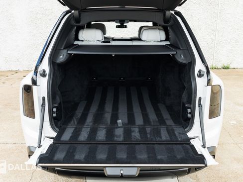 Used 2022 Rolls-Royce Cullinan w/ Technology Package AWD/4WD image 33