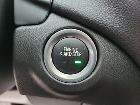 Used 2023 Chevrolet Equinox LT image 29