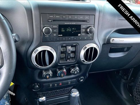 Used 2014 Jeep Wrangler Unlimited Sahara AWD/4WD image 14