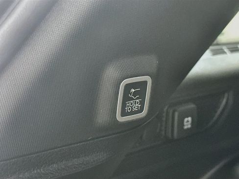 Used 2023 Jeep Grand Cherokee Limited AWD/4WD image 32