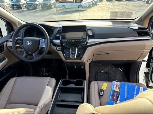 Used 2023 Honda Odyssey Touring image 17