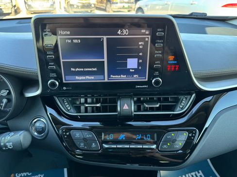 Used 2020 Toyota C-HR Limited FWD image 22