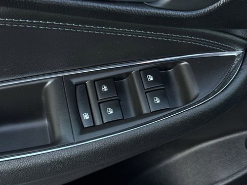 Used 2018 Chevrolet Cruze Premier image 24