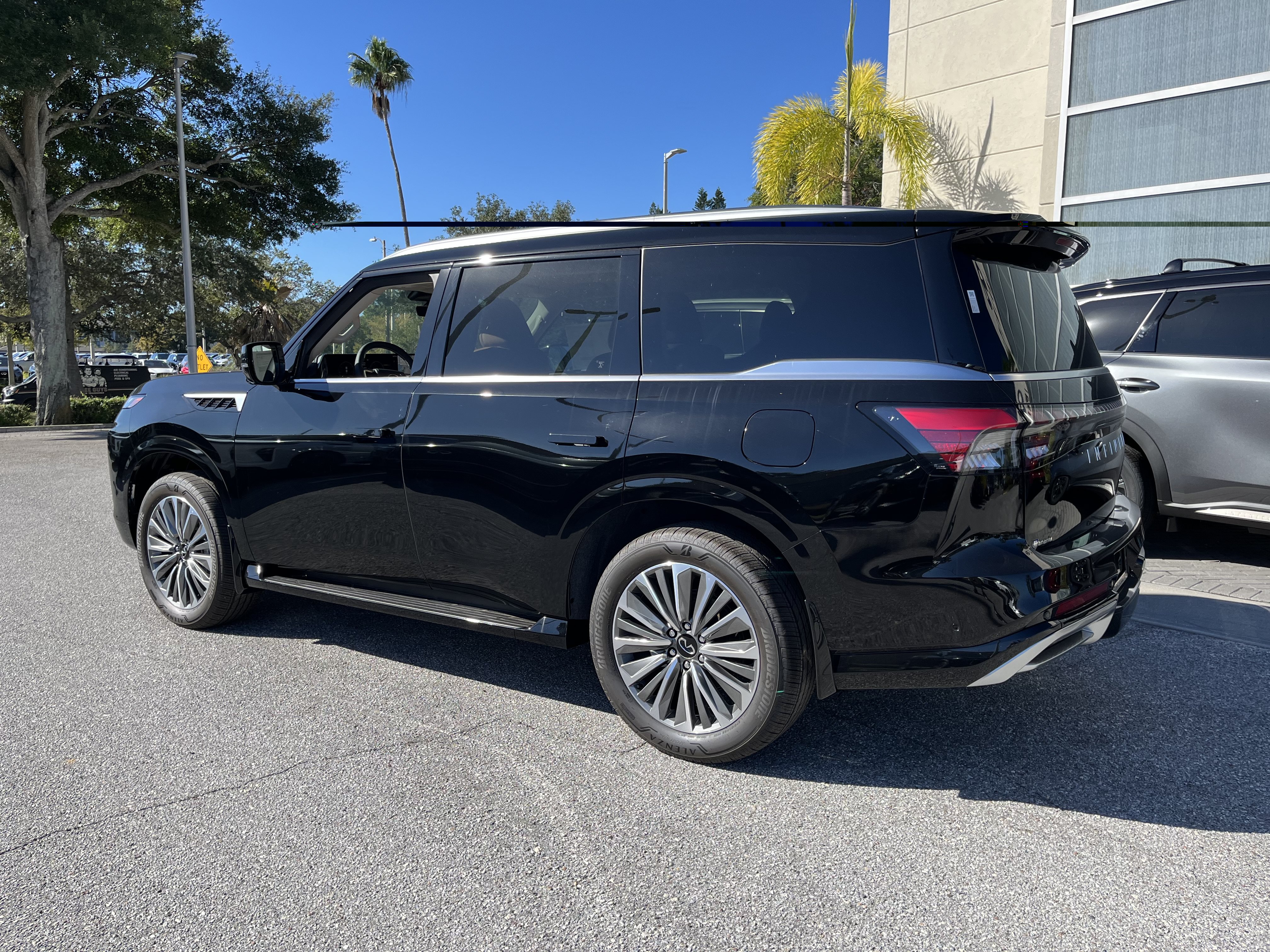 New 2027 INFINITI QX80 Luxe w/ Cargo Package RWD image 3