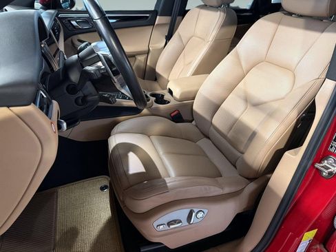 Certified 2021 Porsche Macan AWD/4WD image 5
