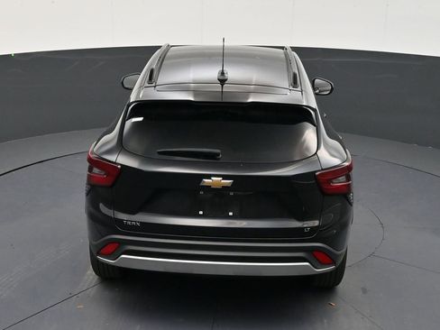 Used 2025 Chevrolet Trax LT FWD image 15