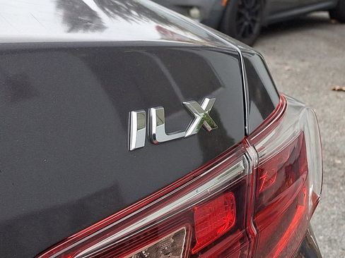 Used 2018 Acura ILX Sedan image 29
