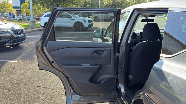 Certified 2025 Nissan Rogue S FWD image 21