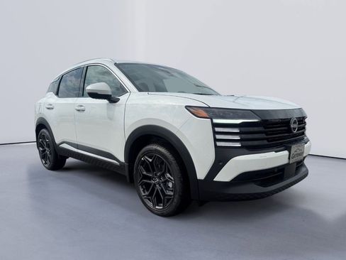 New 2026 Nissan Kicks SR w/ Cold Weather Package image 8