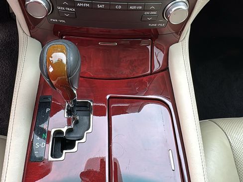 Used 2011 Lexus LS 460 w/ Comfort Pkg image 21