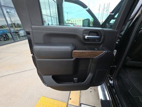 Used 2023 Chevrolet Silverado 2500 High Country w/ Z71 Off-Road Package image 24