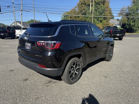 Used 2025 Jeep Compass Limited AWD/4WD image 3