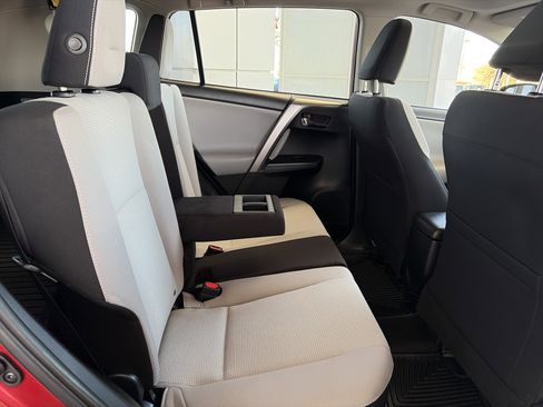 Used 2016 Toyota RAV4 XLE image 21
