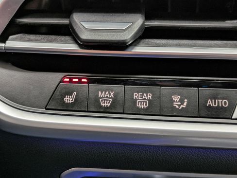 Used 2023 BMW X5 xDrive40i w/ Premium Package image 9