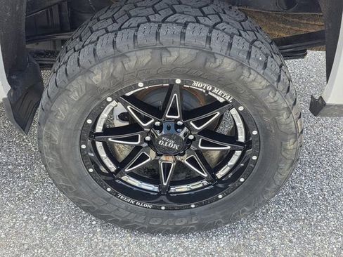 Used 2018 Chevrolet Silverado 1500 LT w/ All Star Edition AWD/4WD image 33