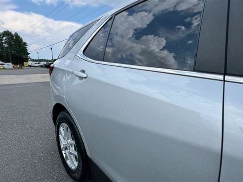 Used 2022 Chevrolet Equinox LT w/ Driver Convenience Package FWD image 21
