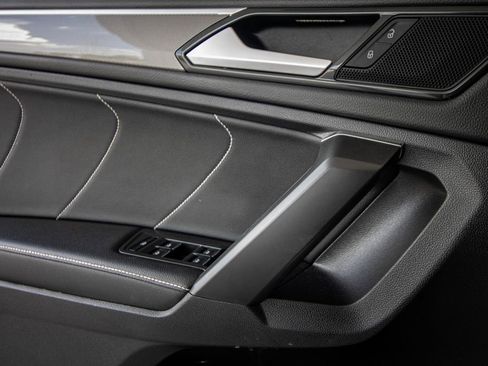 Certified 2023 Volkswagen Tiguan SE R-Line FWD image 20