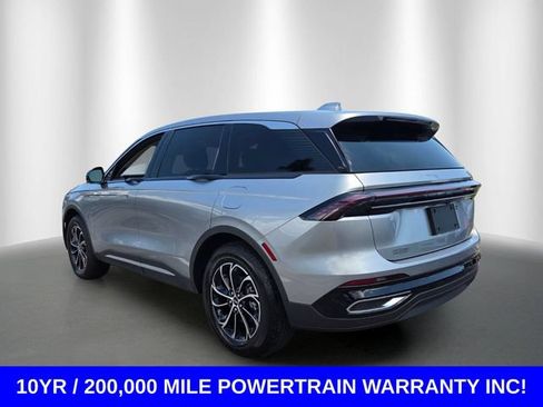 Used 2025 Lincoln Nautilus Premier AWD/4WD image 3