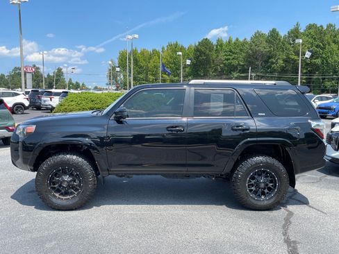 Used 2022 Toyota 4Runner SR5 RWD image 6