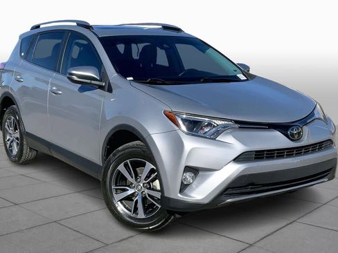 Used 2018 Toyota RAV4 XLE image 3