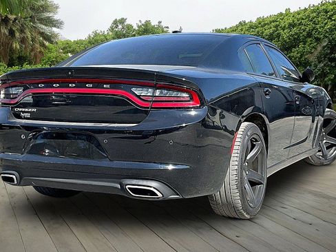 Used 2020 Dodge Charger SXT image 2