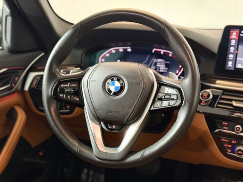 Used 2022 BMW 530i xDrive w/ Convenience Package AWD/4WD image 12