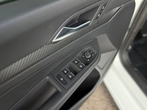 Used 2024 Volkswagen Golf R AWD/4WD image 25