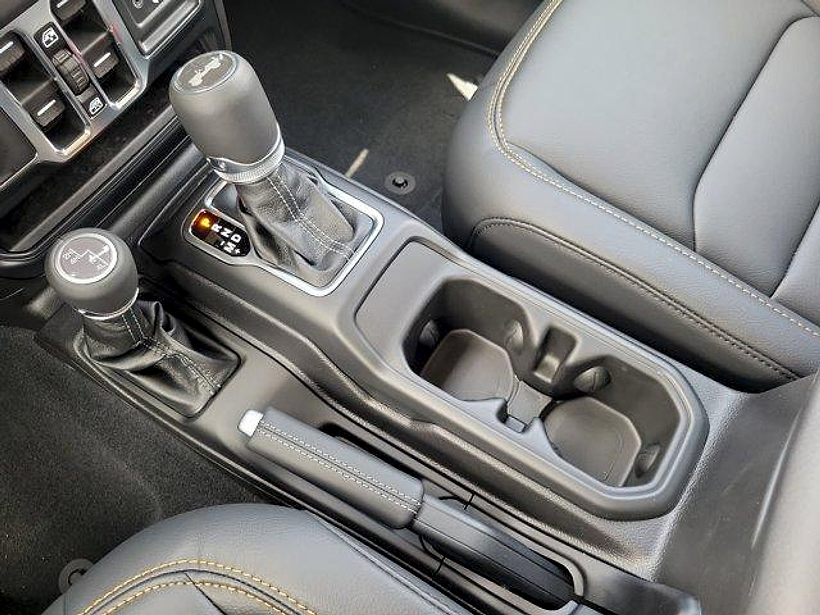 New 2026 Jeep Wrangler Unlimited Sahara AWD/4WD image 8