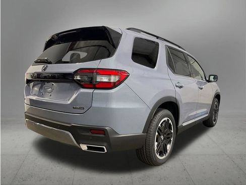 New 2026 Honda Pilot Touring image 5