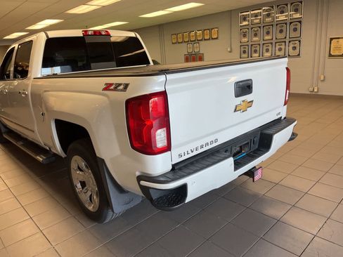 Used 2016 Chevrolet Silverado 1500 LTZ Z71 w/ LTZ Plus Package AWD/4WD image 12
