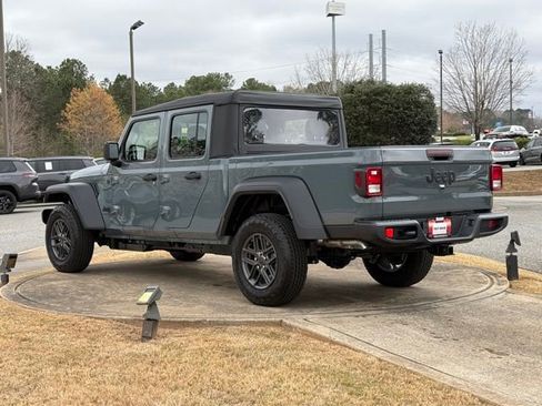 New 2026 Jeep Gladiator Sport image 5
