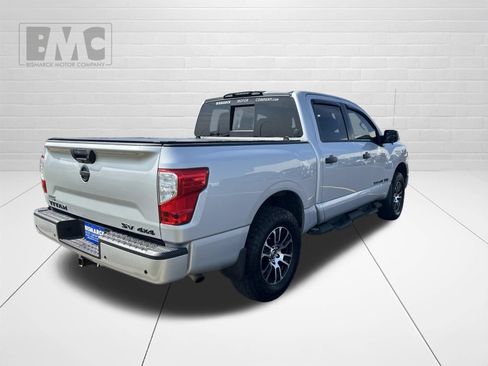 Used 2020 Nissan Titan SV w/ SV Convenience Package AWD/4WD image 3