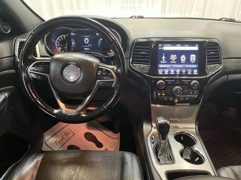Used 2022 Jeep Grand Cherokee Laredo X AWD/4WD image 16