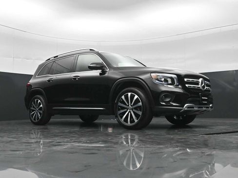 Used 2022 Mercedes-Benz GLB 250 image 42