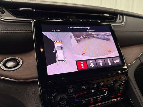 New 2025 Jeep Grand Cherokee L Summit w/ Advanced Protech Group IV image 29