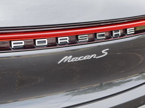 Used 2023 Porsche Macan S AWD/4WD image 6