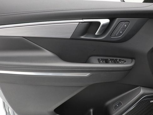 Used 2025 Buick Enclave Preferred image 14