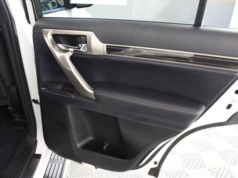 Used 2021 Lexus GX 460 Premium w/ Premium Package image 21