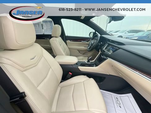 Used 2018 Cadillac XT5 Luxury w/ Driver Awareness Package FWD image 28