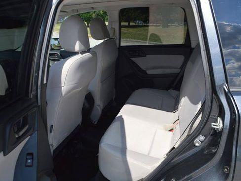 Used 2015 Subaru Forester 2.5i Premium w/ All-Weather Package AWD/4WD image 18
