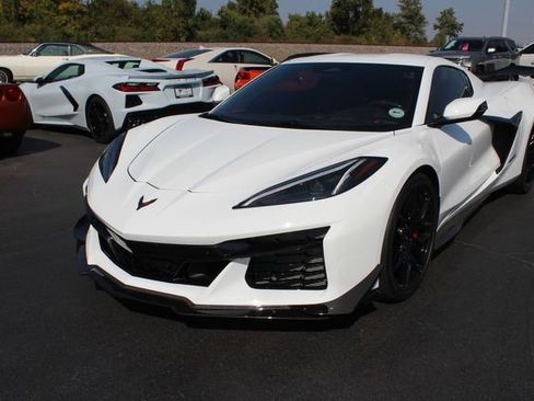 Used 2025 Chevrolet Corvette Z06 w/ Z07 Performance Package image 4