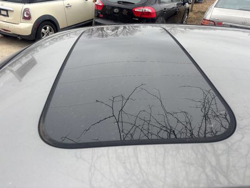 Used 2010 Ford Focus SES image 19