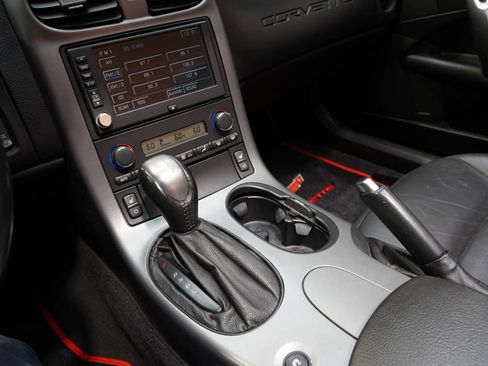 Used 2006 Chevrolet Corvette Convertible w/ Preferred Equipment Group image 56