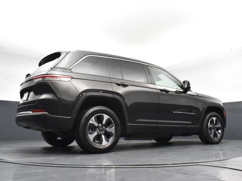 Used 2023 Jeep Grand Cherokee 4WD 4xe image 21