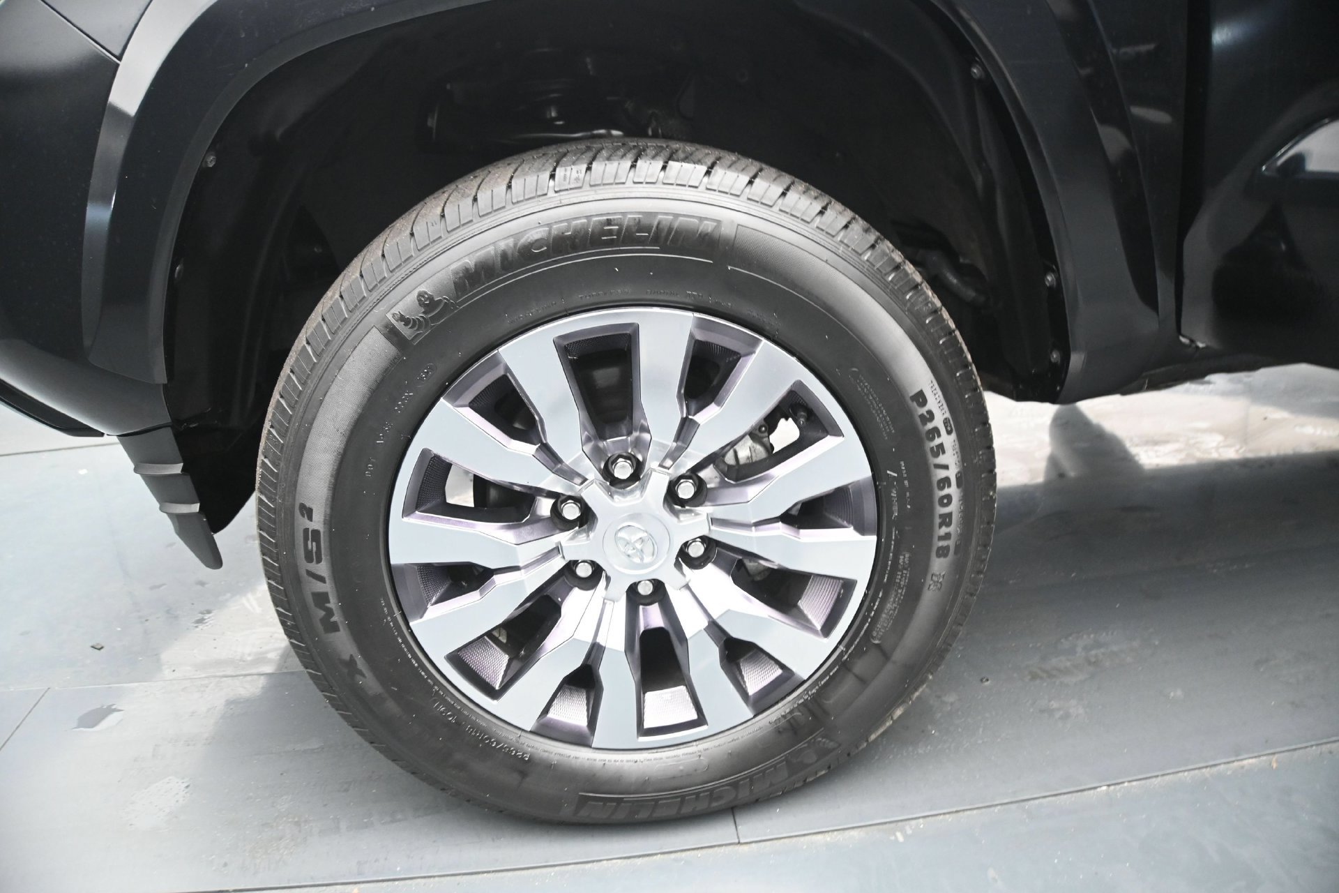 Used 2021 Toyota Tacoma Limited AWD/4WD image 26