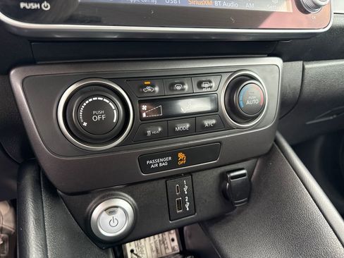 Used 2023 Nissan Leaf S image 30