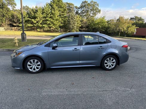 Used 2025 Toyota Corolla LE image 7