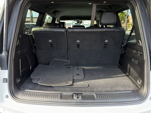 Used 2023 Jeep Wagoneer Series III w/ Flexible Seating Group image 8